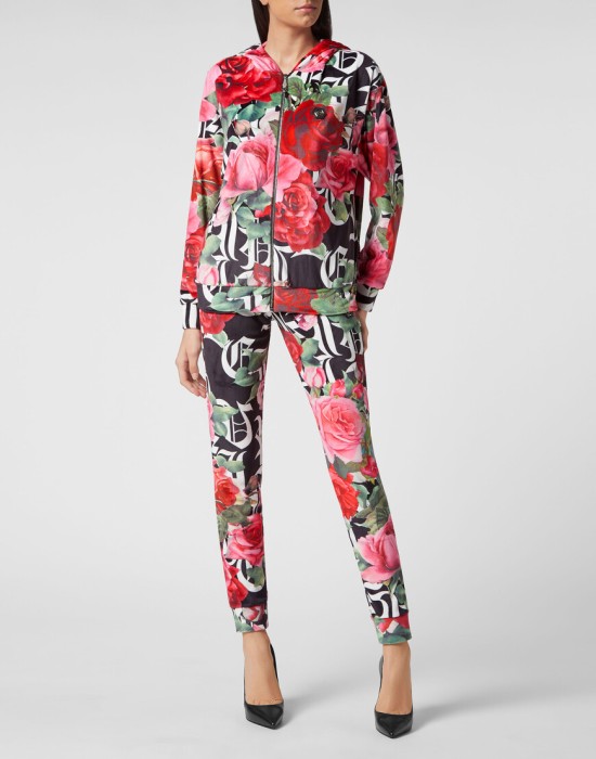 Товар черного цвета с внутренней стороны