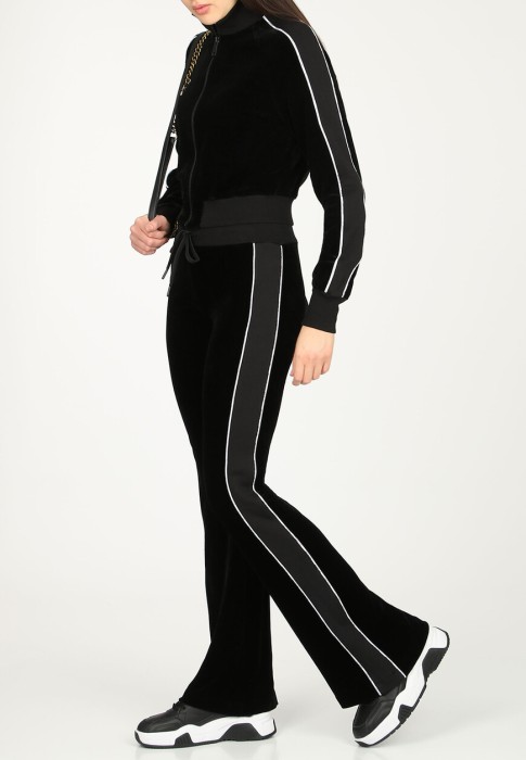 костюм  от бренда versace jeans couture вид слева