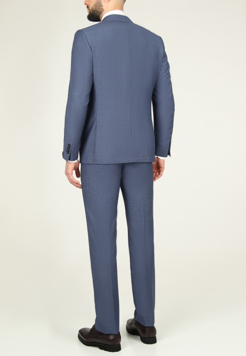костюм  по цене 143430 руб вид справа