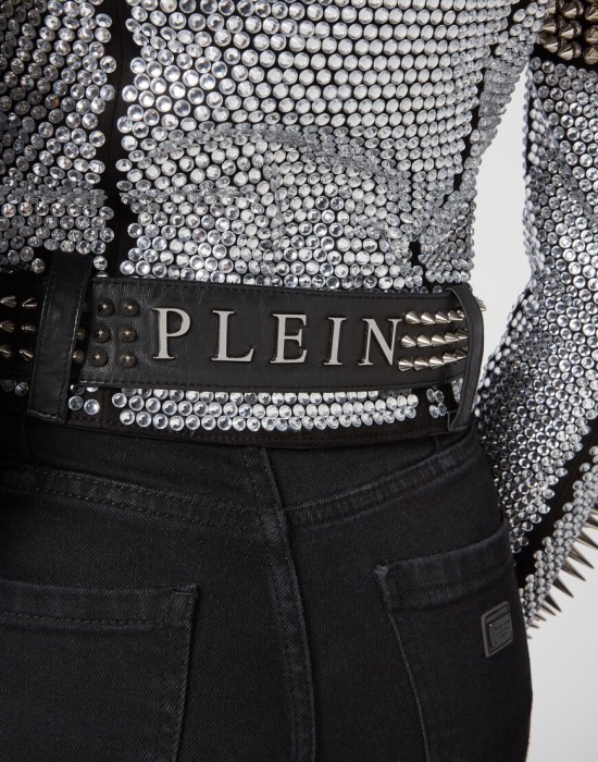 кожаная куртка  из проверенных материалов спереди