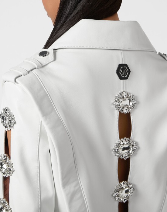 кожаная куртка  из проверенных материалов спереди