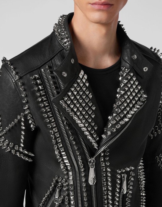 кожаная куртка  из проверенных материалов спереди