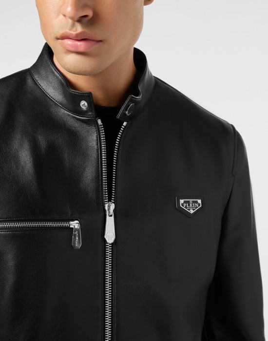 кожаная куртка  из проверенных материалов спереди