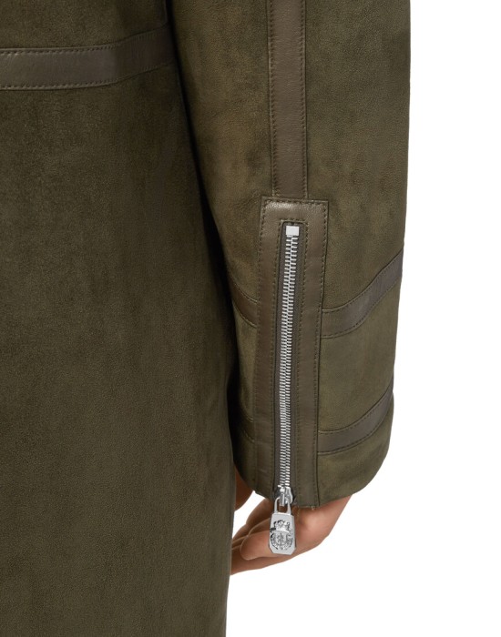 Товар серого цвета с внутренней стороны