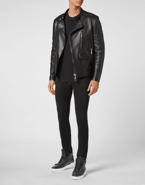 кожаная куртка  по цене 156916 руб вид справа