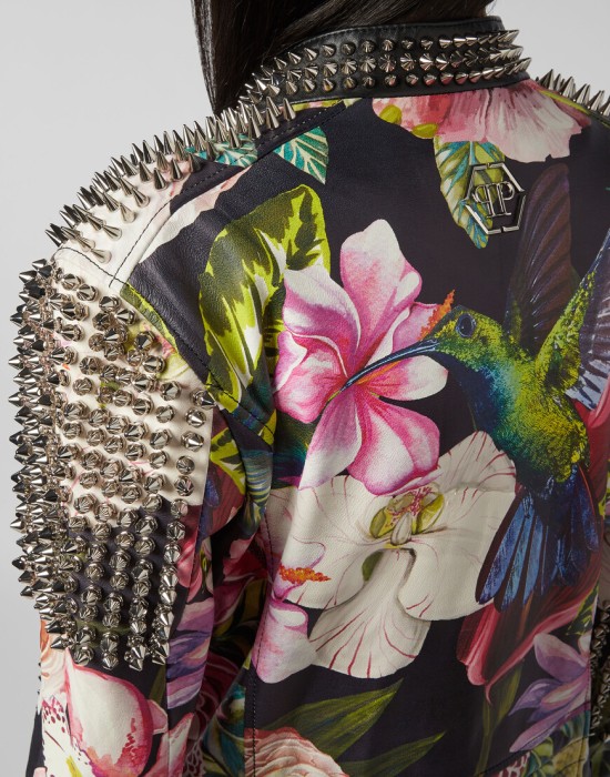 кожаная куртка  из проверенных материалов спереди