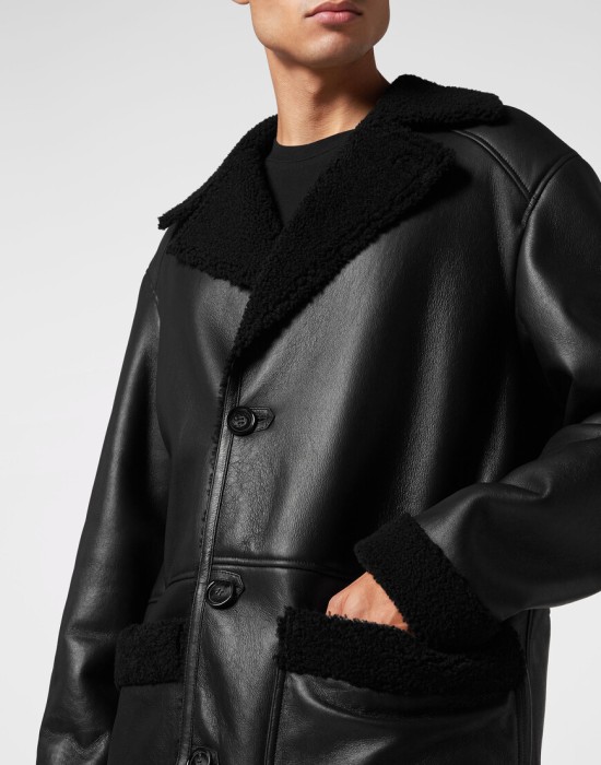 кожаная куртка  из проверенных материалов спереди