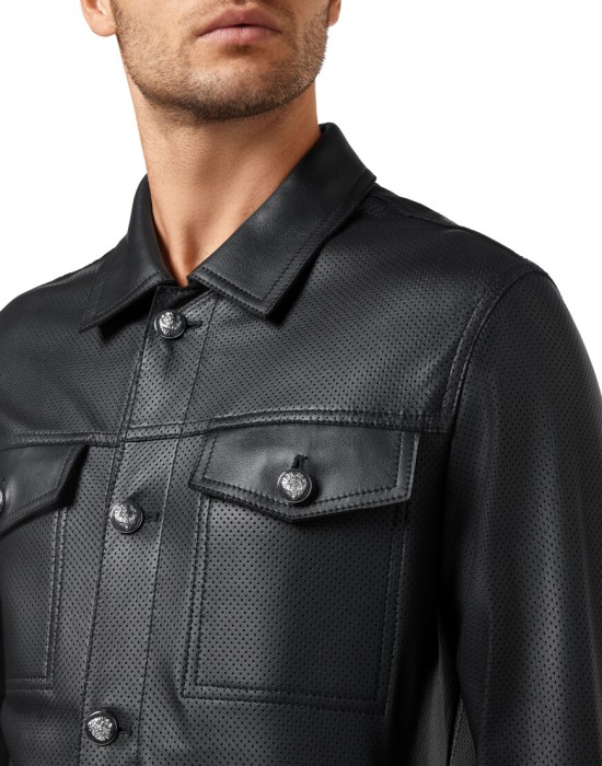 Товар черного цвета с внутренней стороны