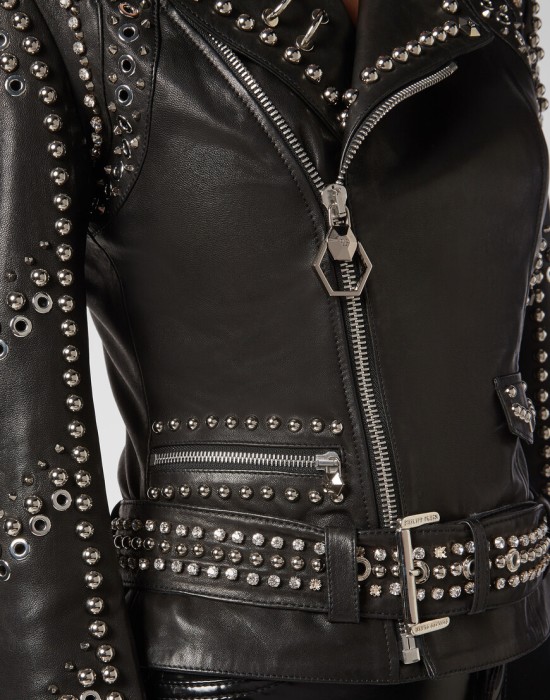 кожаная куртка  из проверенных материалов спереди