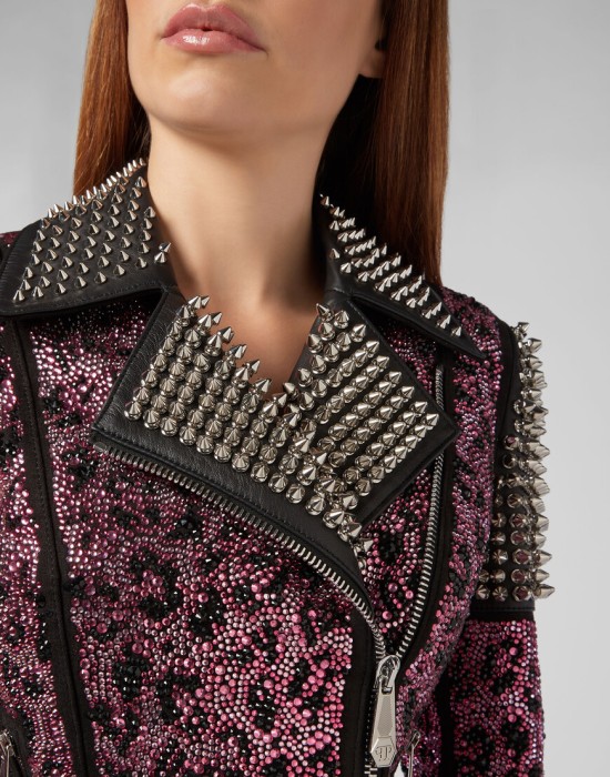 кожаная куртка  из проверенных материалов спереди