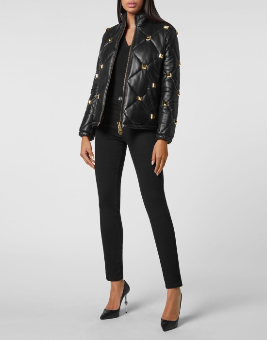 Товар черного цвета с внутренней стороны