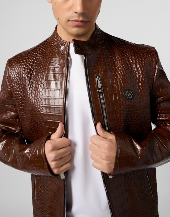 кожаная куртка  из проверенных материалов спереди