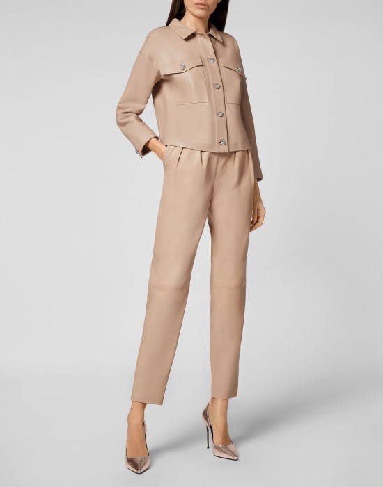 Товар бежевого цвета с внутренней стороны