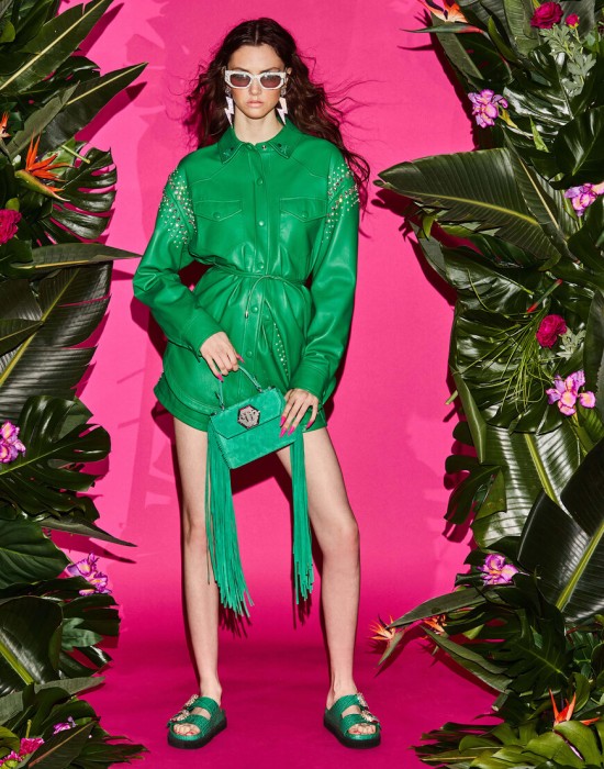 Товар зеленого цвета с внутренней стороны