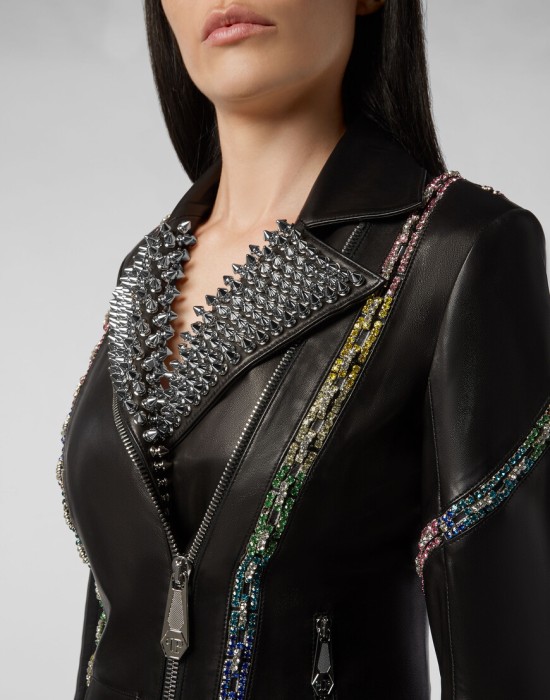 кожаная куртка  из проверенных материалов спереди