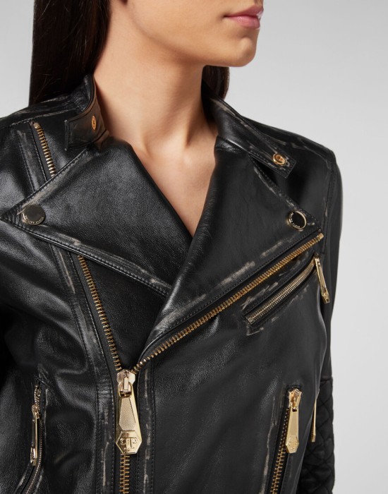 кожаная куртка  из проверенных материалов спереди