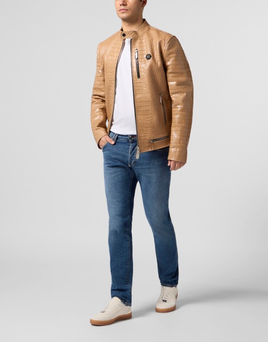 Товар бежевого цвета с внутренней стороны