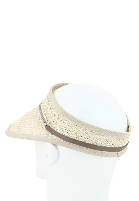 Товар бежевого цвета с внутренней стороны