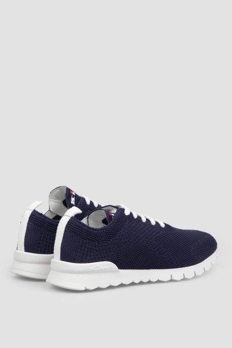 Товар синего цвета с внутренней стороны