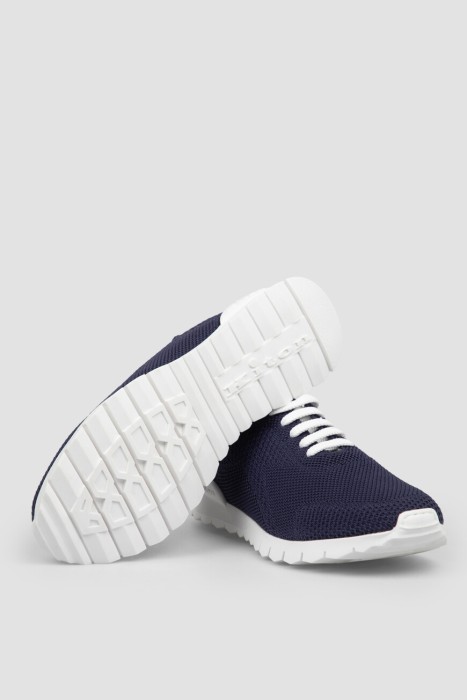 кроссовки  модель fit спортивного стиля с лицевой стороны