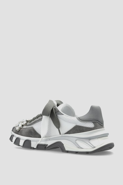 Товар белого цвета с внутренней стороны