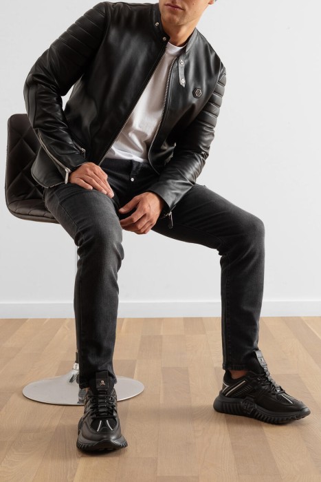 кроссовки  модель runner в новой версии по цене 56000 руб вид справа