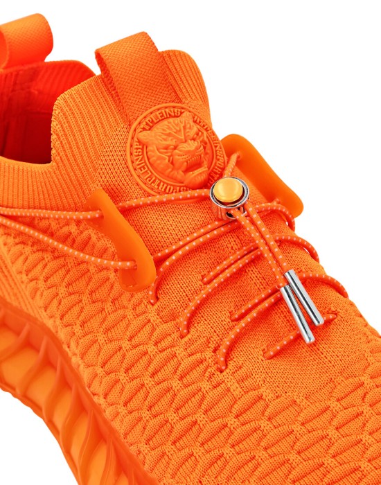 кроссовки  из проверенных материалов спереди