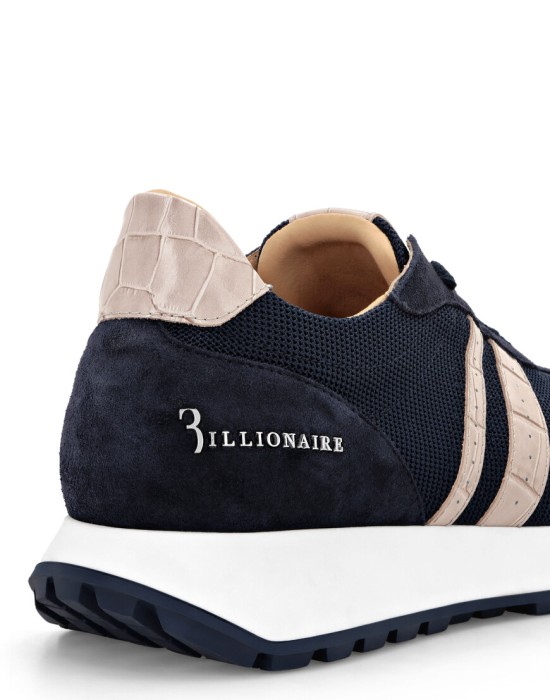 кроссовки  из проверенных материалов спереди