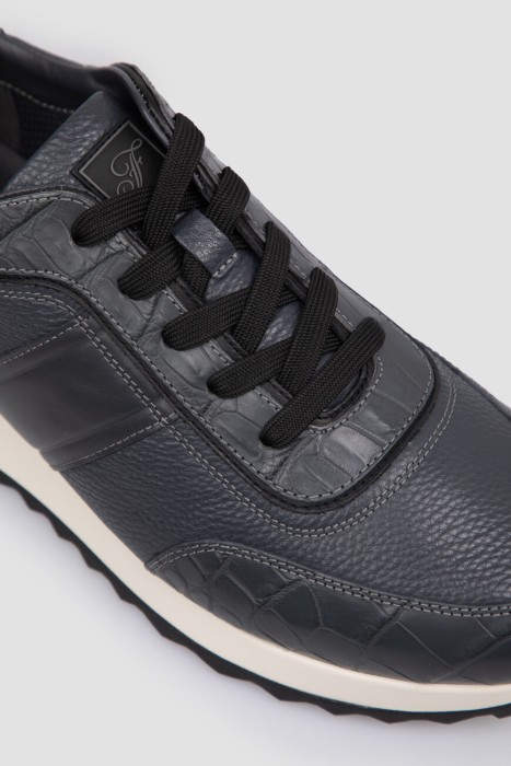 Товар серого цвета с внутренней стороны