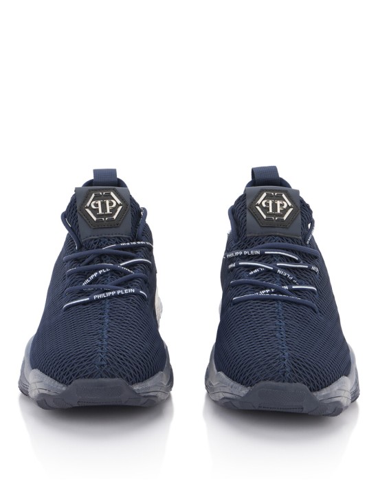 кроссовки  по цене 22095 руб вид справа