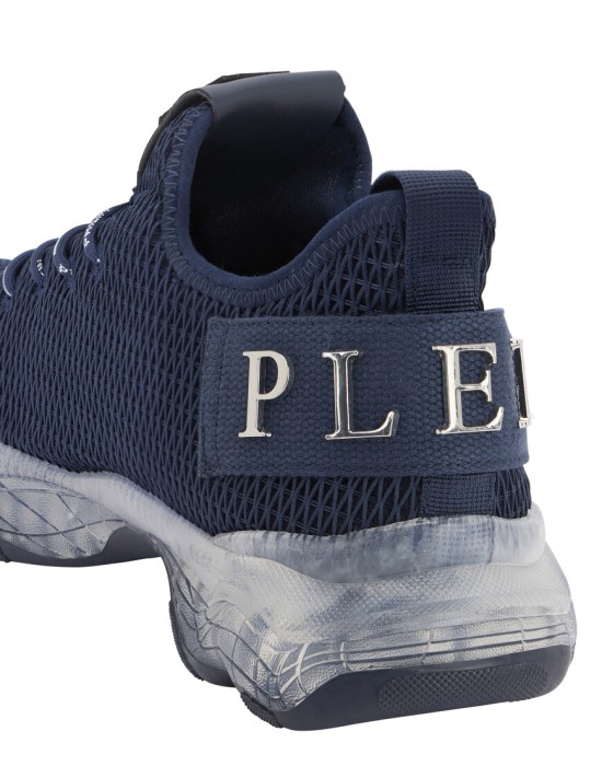 кроссовки  классического стиля с лицевой стороны