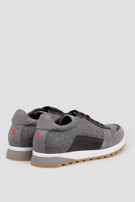 Товар серого цвета с внутренней стороны