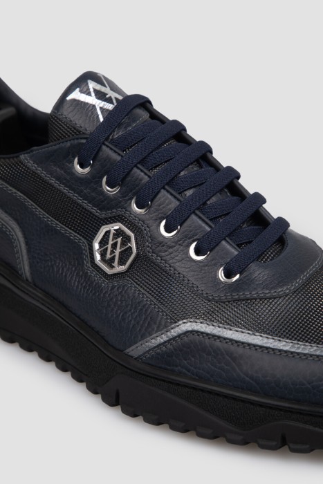 Товар синего цвета с внутренней стороны