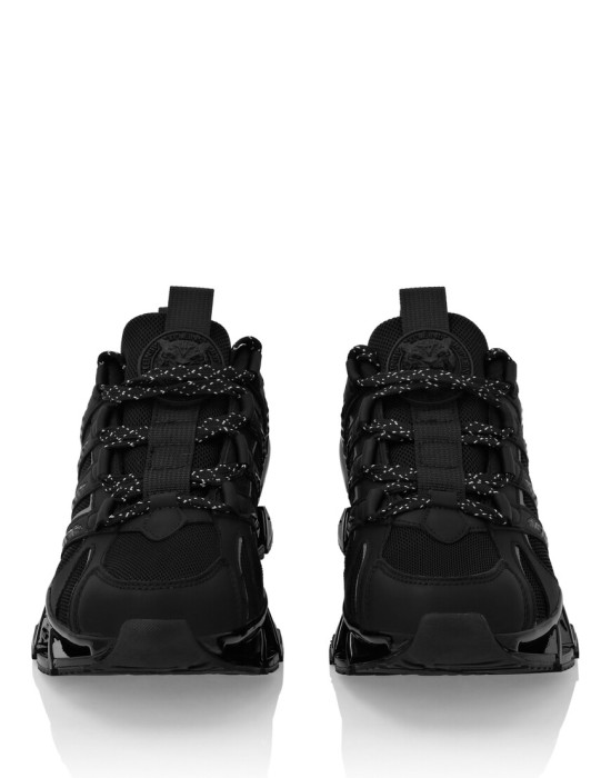 кроссовки  от бренда plein sport вид слева