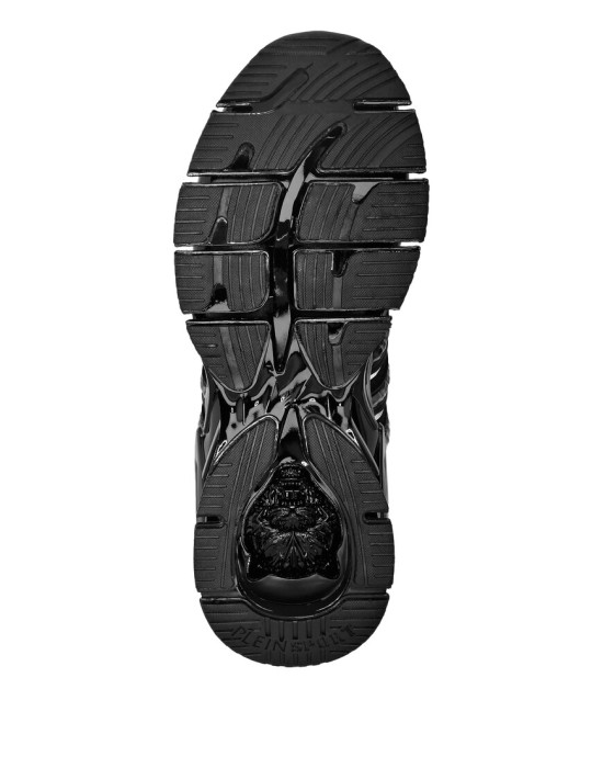 Товар черного цвета с внутренней стороны