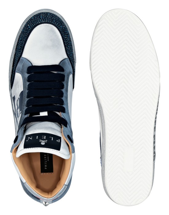 кроссовки  по цене 37986 руб вид справа