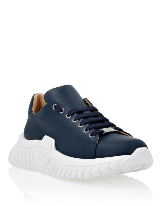 кроссовки  от бренда philipp plein вид слева