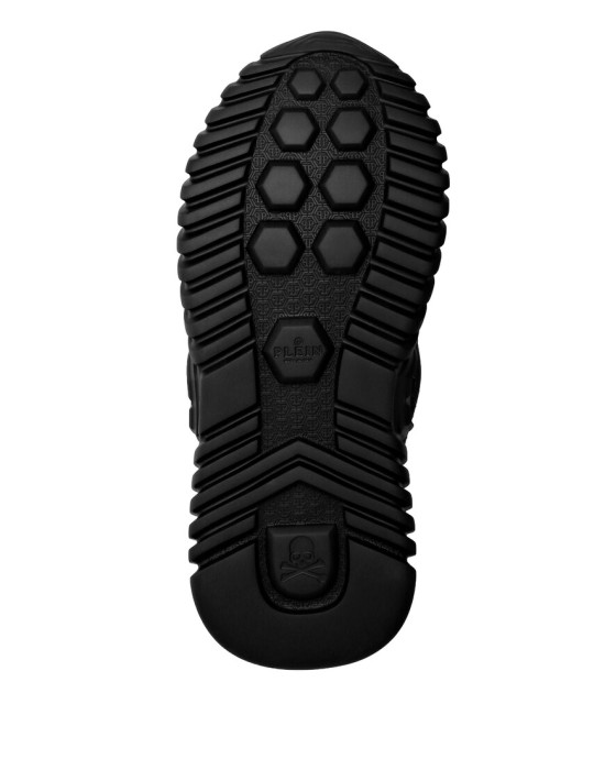 кроссовки  по цене 27132 руб вид справа