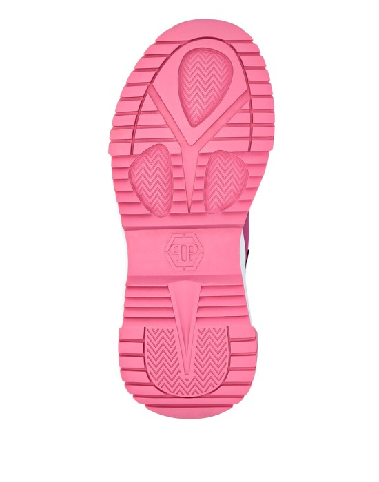 кроссовки  по цене 22869 руб вид справа