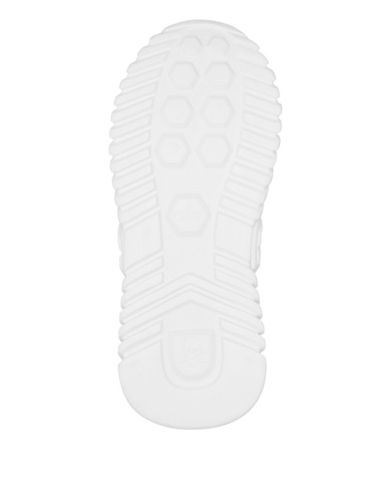 кроссовки  по цене 28683 руб вид справа