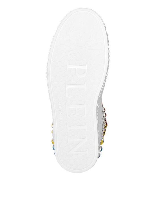 Товар белого цвета с внутренней стороны