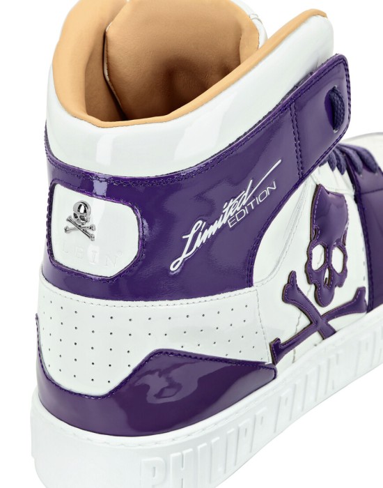 кроссовки  из проверенных материалов спереди