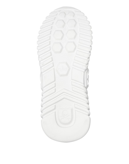 Товар белого цвета с внутренней стороны