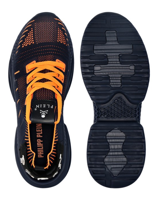 кроссовки  по цене 25778 руб вид справа