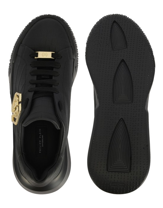 кроссовки  на сезон этого года фотография