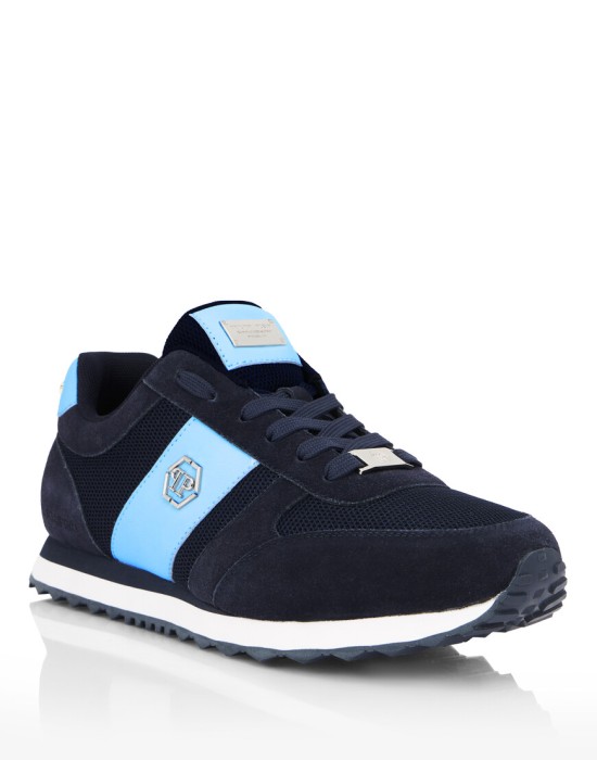 кроссовки  по цене 26745 руб вид справа