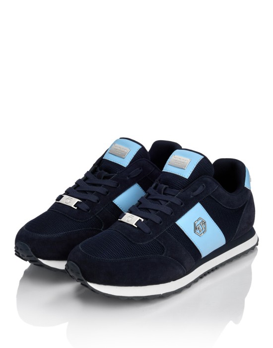 Товар синего цвета с внутренней стороны