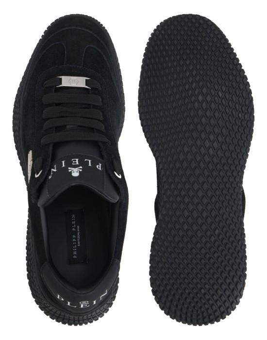 кроссовки  на сезон этого года фотография