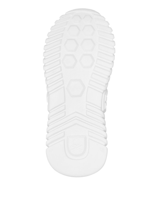 кроссовки  по цене 22522 руб вид справа