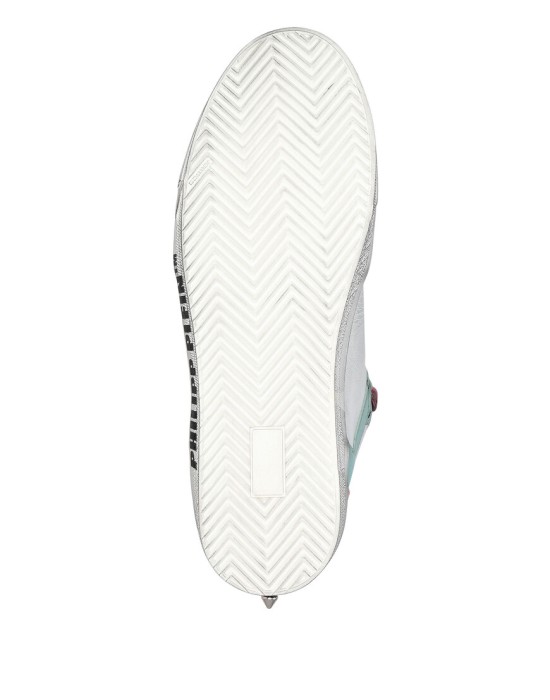 кроссовки  по цене 31566 руб вид справа